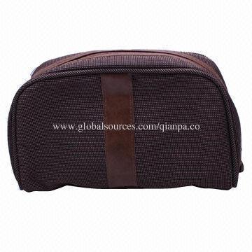 Cosmetic bags in various colours, customized designs and logos are welcome