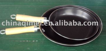 carbon steel fry pan with wooden handle