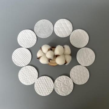 Rounds de coton texturés pour le visage