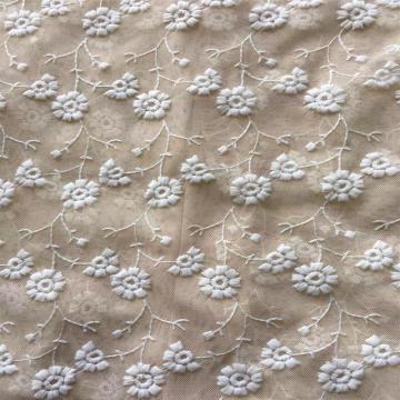 Tissu de broderie plat en tulle