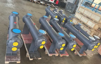 Oil heat exchanger for precision cooling