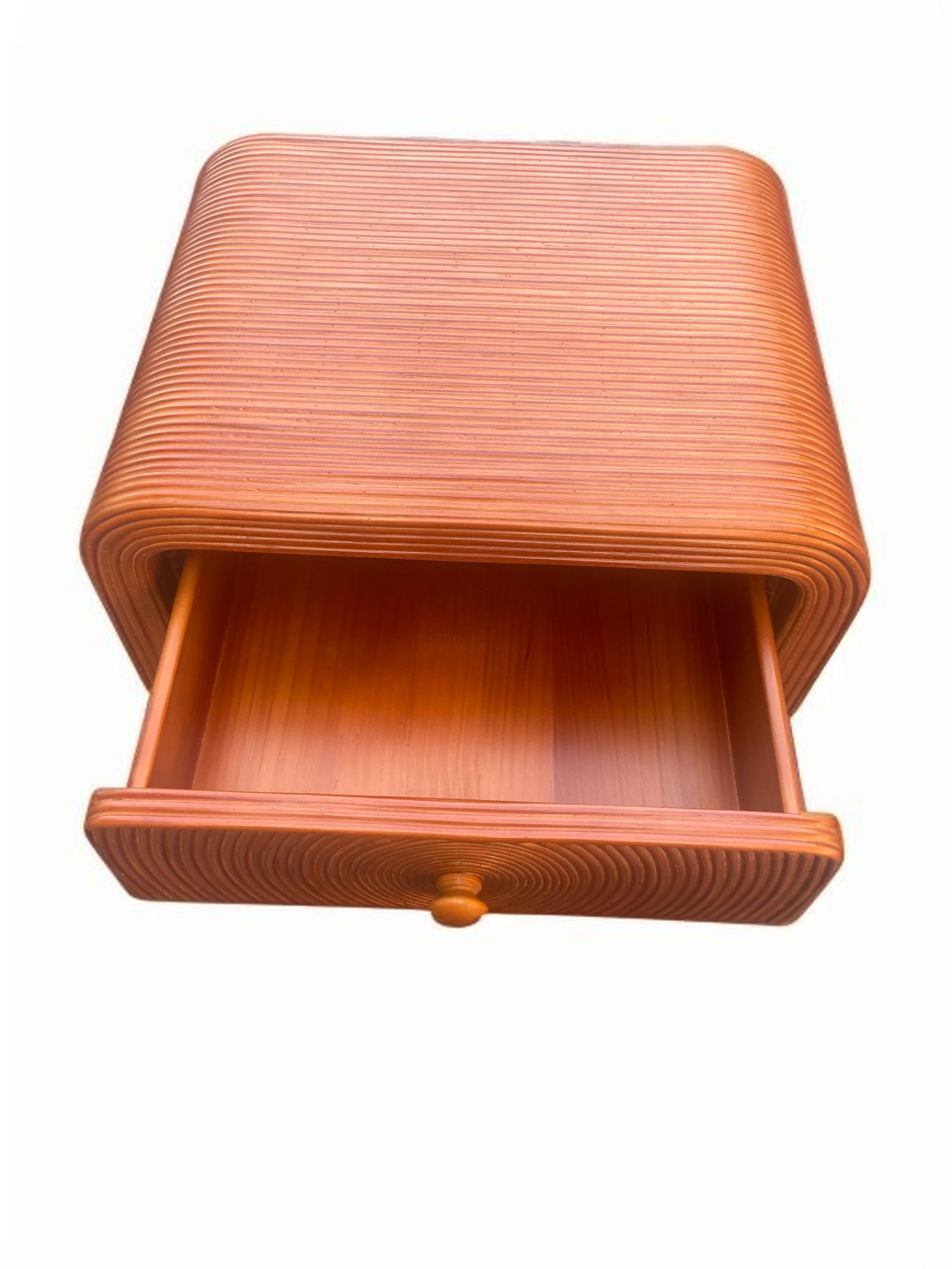 bedside table (5) bedside table (5)