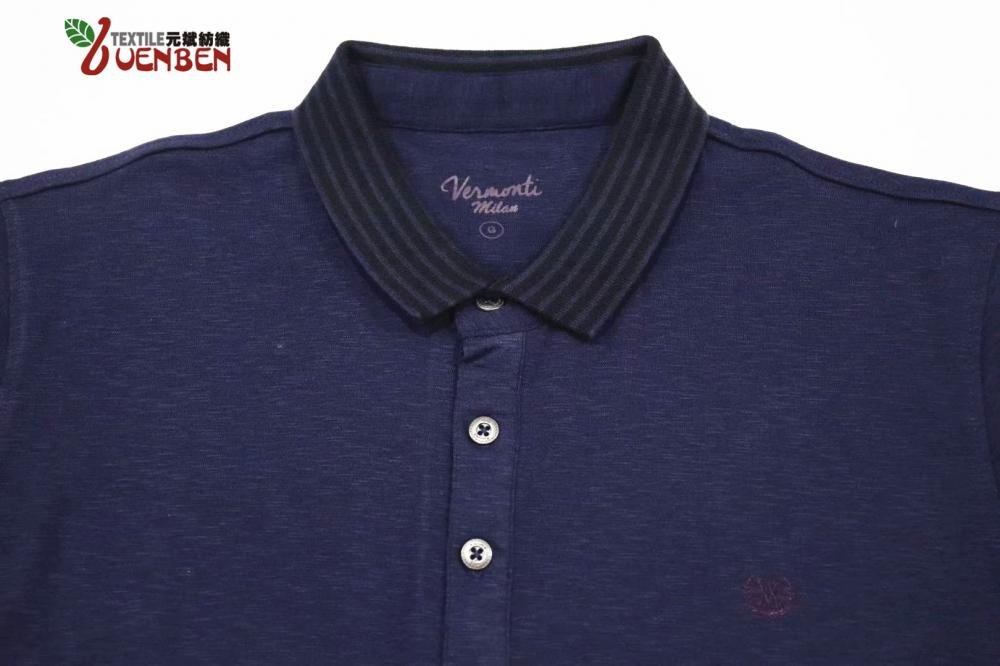 Camiseta para hombre de punto liso con cuello normal