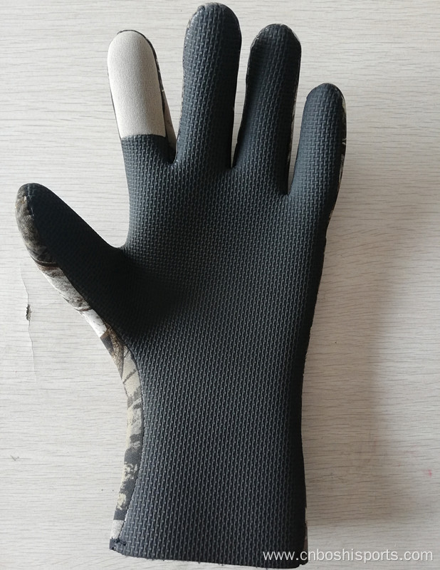 Heat resistant neoprene outdoor rubber gloves