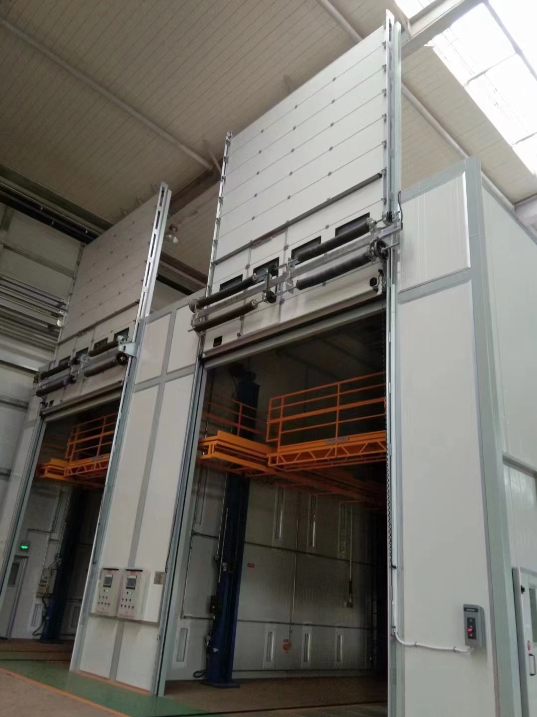 Industrial sliding door