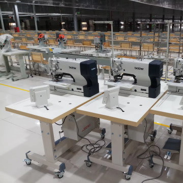 Gebrauchte Bruder Nexio HE-800C Electronic Direct Drive Lockstitch Buttonholer