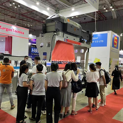 S S Digital Jacquard Machine Attracts Professional Textile Mahinery Users