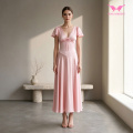 Rosafarbenes Midikleid mit V-Ausschnitt