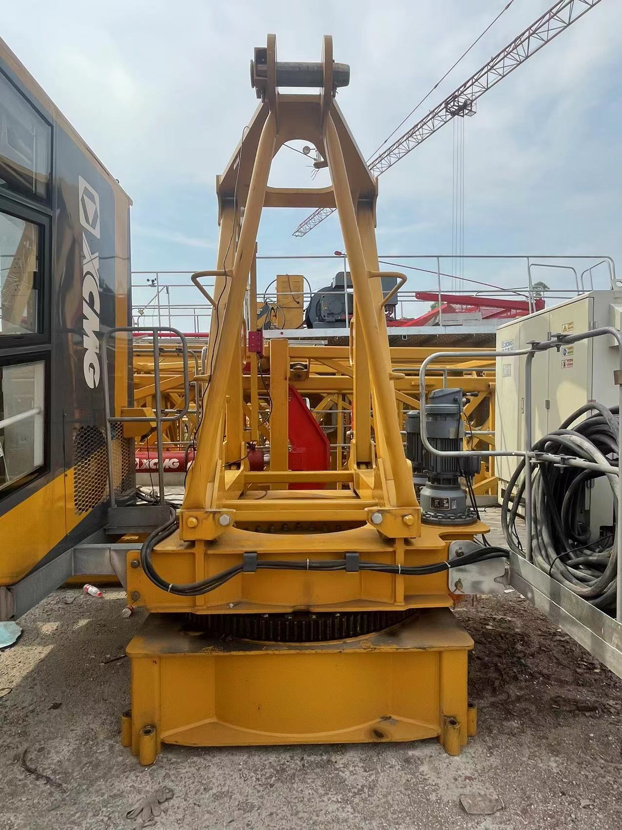 xcmg-used-tower-crane-under-assembly xcmg-used-tower-crane-under-assembly