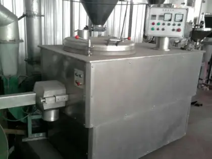 Flavors and fragrances mixed granulation equipment