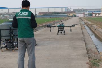 battery RTK spraying electric drone for agriculture