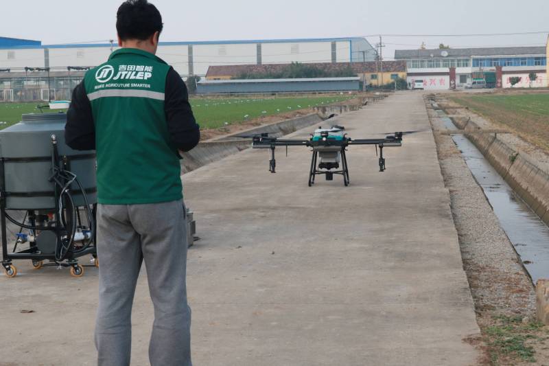 battery RTK spraying electric drone for agriculture