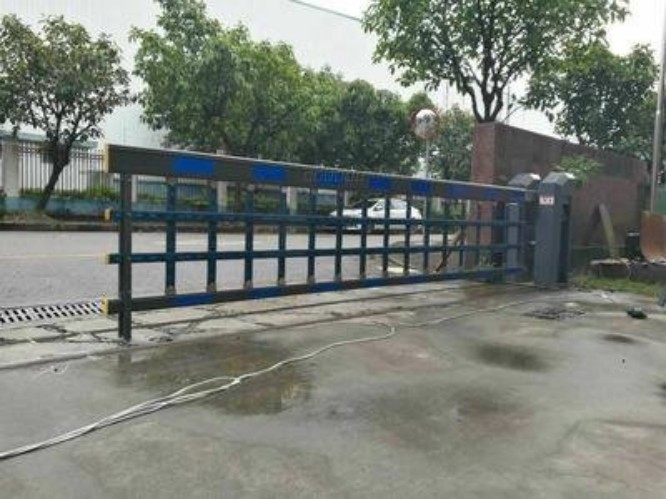 Parking lot airborne gate