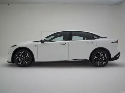 2025 Shenlan SL03 and Changan Deepal SL03 Hybrid Electric Sedans