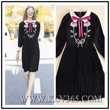 Women Fashion Spring Summer Silk Embroiery Pleat Dress