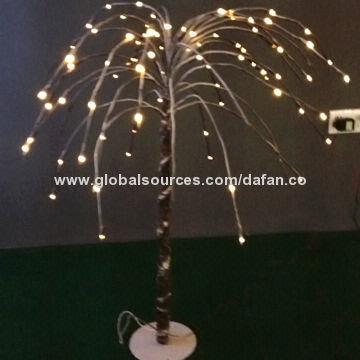 LED tree lights with snow