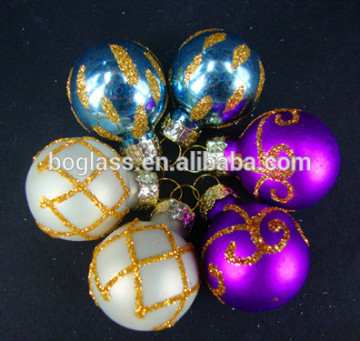 SNOW CHRISTMAS GLASS BALLS