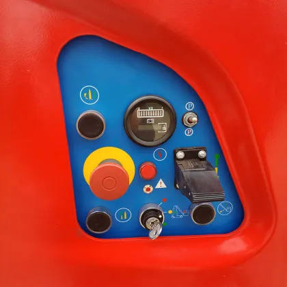 Self-Propelled Electric Articulated Boom Lift for Construction