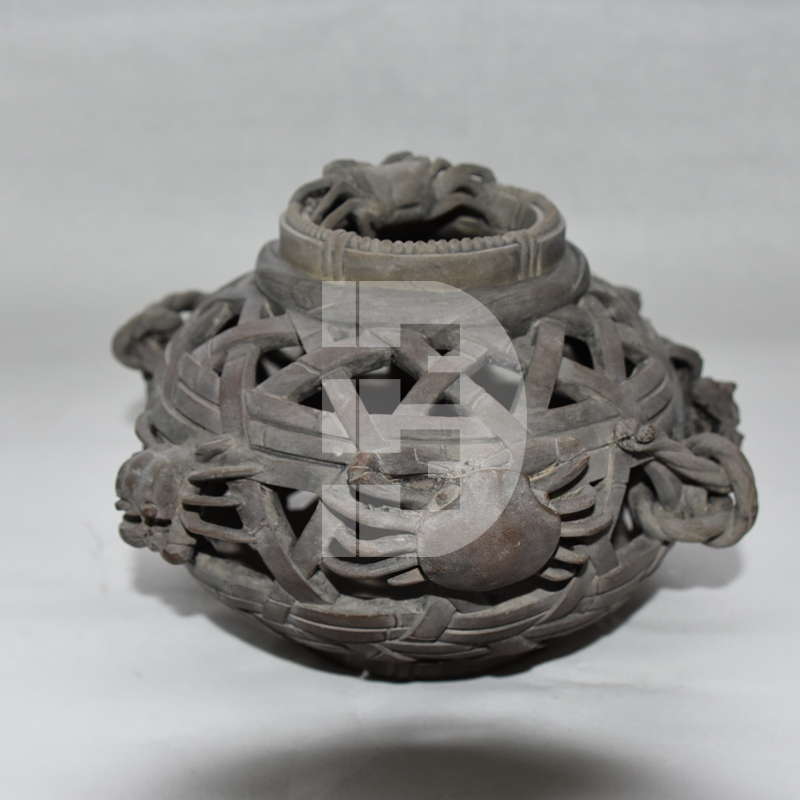 Art Crab Basket Auction