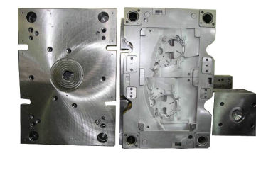 Hot Runner / Cold Runner Plastics Injection Molding Lkm / Hasco / Dme