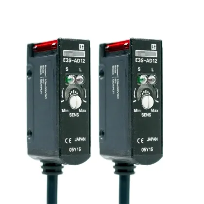 New Original Omron E3S-AD12/E3SAD12 Photoelectric Switch Sensor