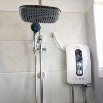 Pembekal china mini mini 5500W 220V pemanas air mandi segera dengan OEM pam terbina dalam