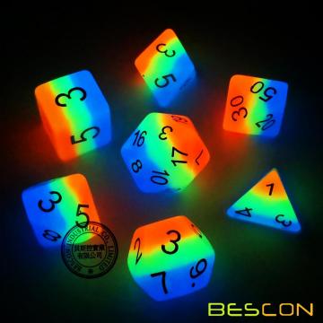 Bescon glühende Polyhedral Würfel 7er Set FRENCH KISS, leuchtende RPG Würfel Glow in Dark, DND Rollenspiel Würfel