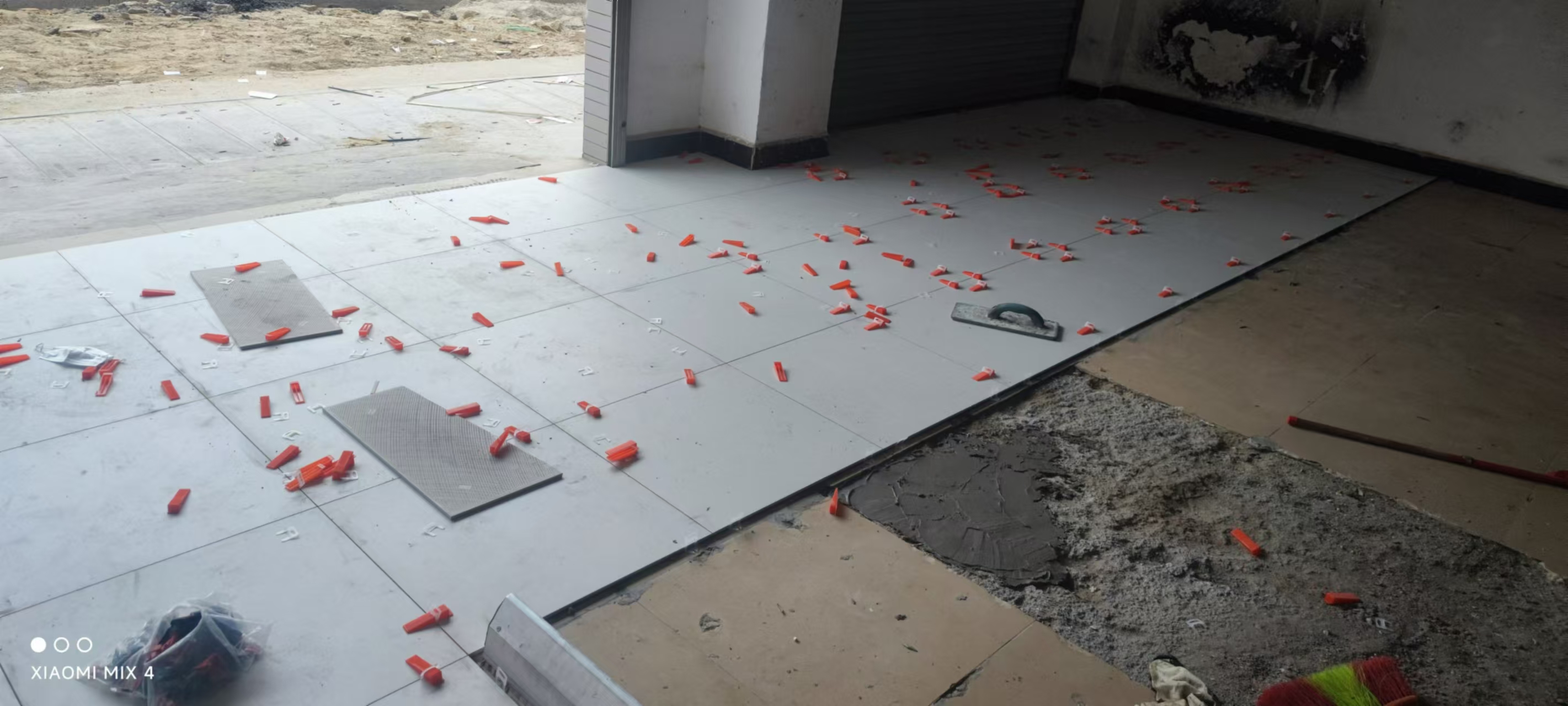 Use of tile leveler3