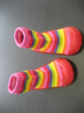 Fashion comfortable Jacquard Baby Socks with Silicone Bottom and Floral Design baby soecks with rubber bottom
