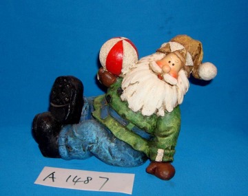 Christmas Decoration Resin Santa Playing Ball