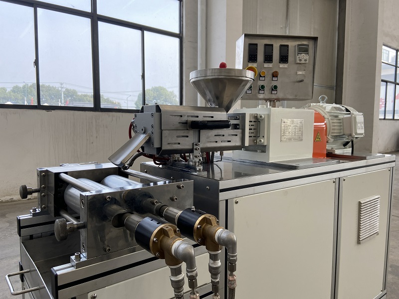 PSHJ-20 Lab Scale Twin Screw Extruder with Two Roll Mill