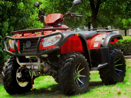 Suzuki Red Manned Gasoline Four Wheel Atv / Motorcycle 250cc