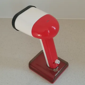 Quick-heat up easy to store garment sreamer