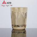 Ato randig u-formad glas isad amerikansk latte cup