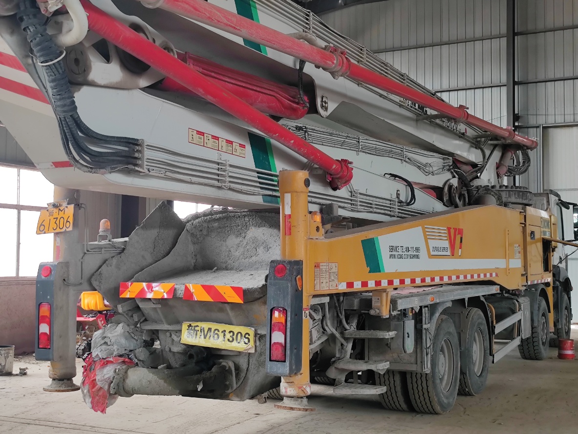XCMG Mercedes-Benz 62-meter HB62V Concrete Pump Truck