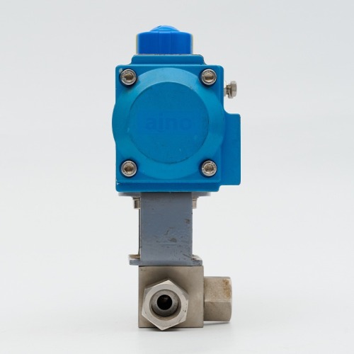 Pneumatic high-pressure three-way ball valve
