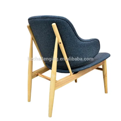 D006 Arne jacobsen chair
