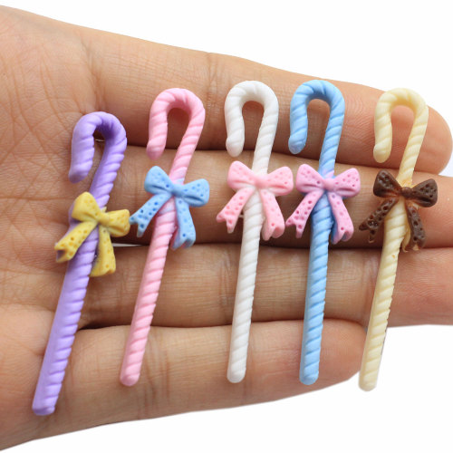 100 stks / partij Kawaii Pastel Kleur Hars Candy Cane Charms Leuke Strik Candy Cane Lollipop Ornament Sieraden Maken DIY