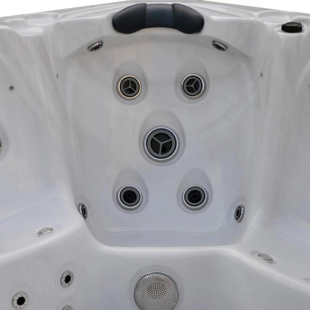 Custom massage outdoor hot tub with 7 seats