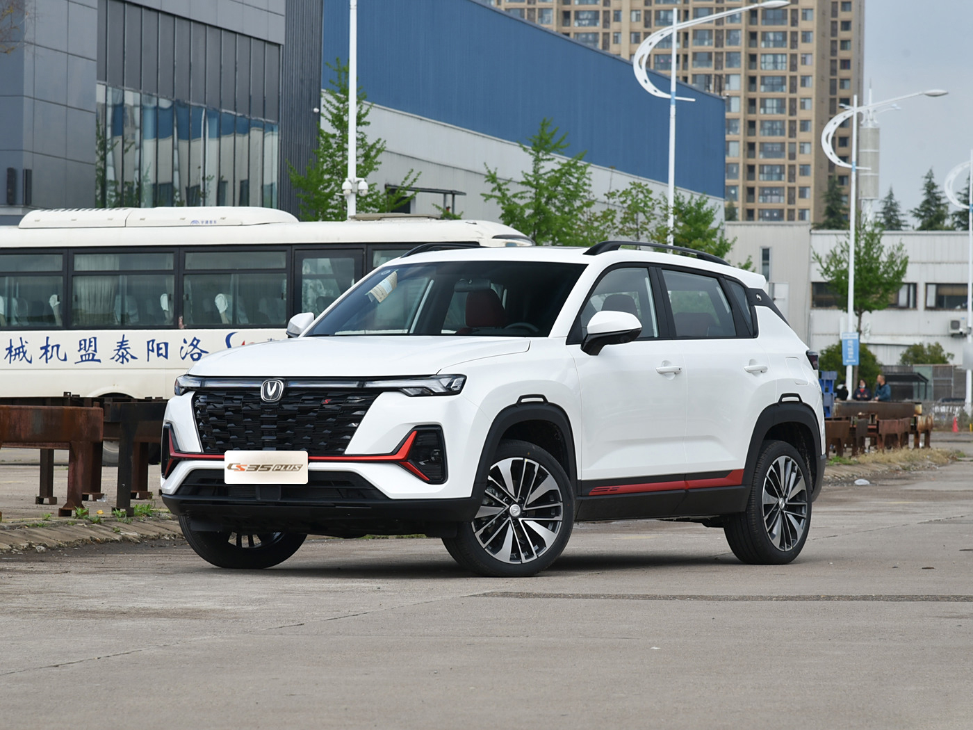 Changan CS35加SUV汽油汽油汽车
