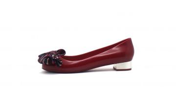 Ladies Lightweight and  comfortable stylish plastic shoes