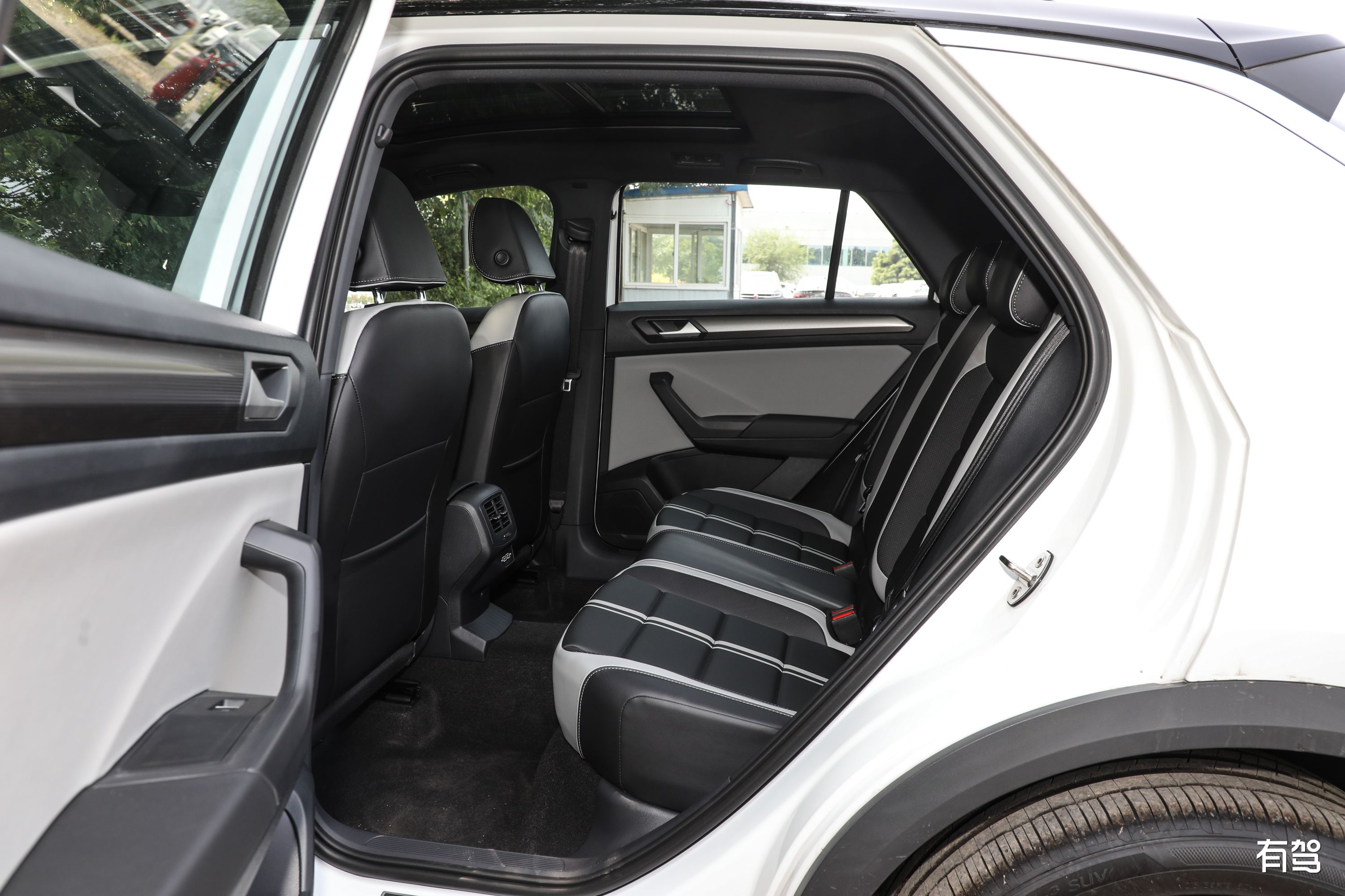 2024 Volkswagen VW T-ROC SUV