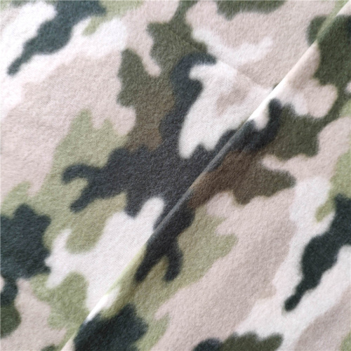 Tissu polaire brossé double face imprimé camouflage vert