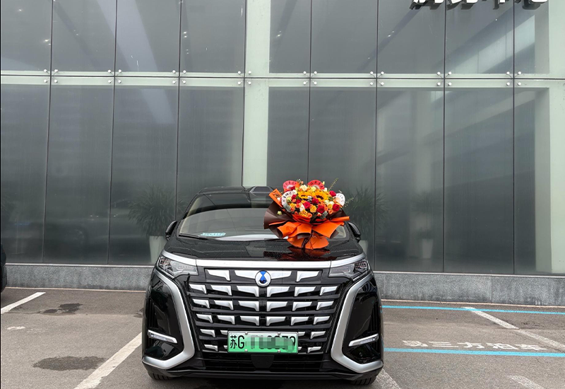 Focusing on the high-speed imaging sector and, even more so, on the dedicated individuals driving its success: HEVOX delivers a dedicated vehicle to a Senior Partner.