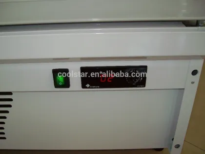 Vertical top compressor reach-in refrigerator