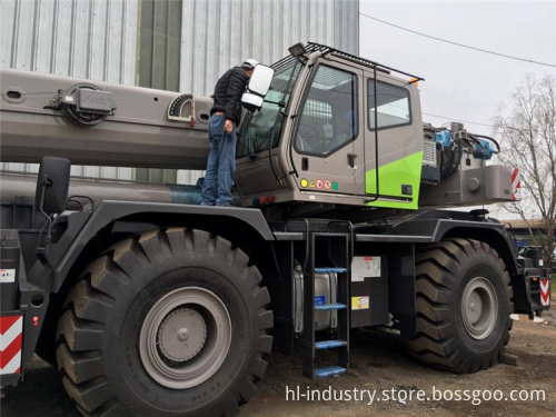 Promotion Price on 75 Ton Zoomlion Rough Terrain Crane (RT75) Model: A Versatile Mobile Crane for Heavy Lifting