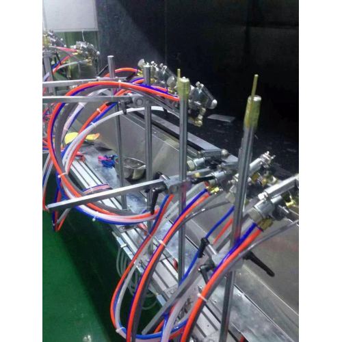 Automatic paint spraying machine for saving paint