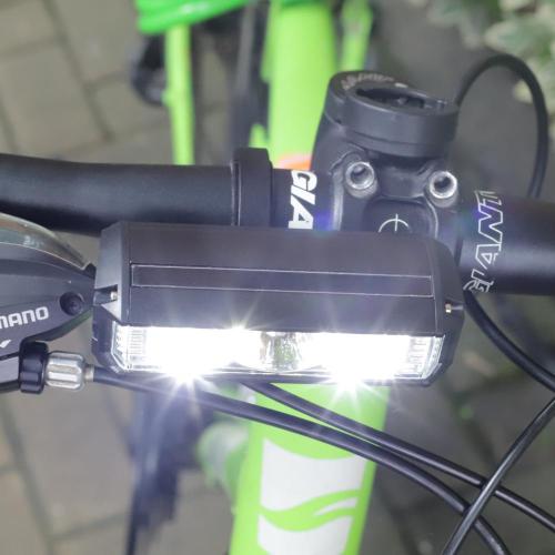 નાઇટ રાઇડિંગ માટે બાઇક લાઇટ સેટ 1200 લ્યુમેન વોટરપ્રૂફ ફ્લેશલાઇટ યુએસબી ચાર્જિંગ આડી ઉચ્ચ તેજ સાયકલ હેડલાઇટ