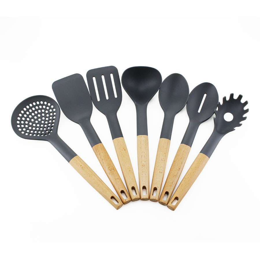 Set di utensili in nylon da cucina con manico in legno di faggio