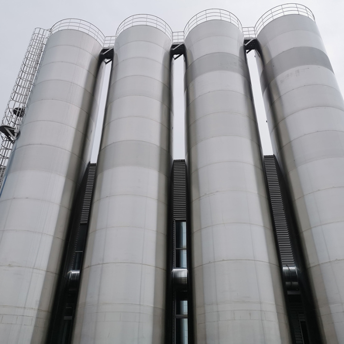 Bahan baku penyimpanan luar ruangan silo